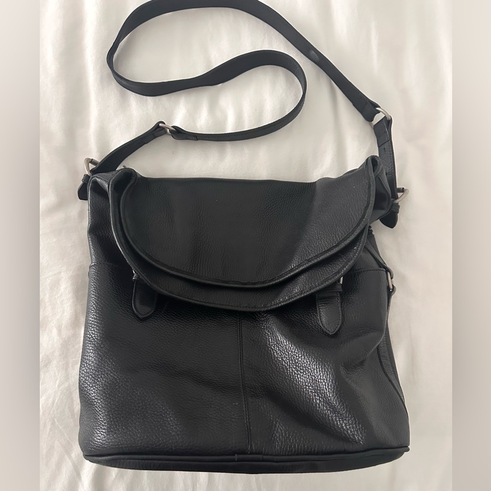 Levenger Black Leather Messenger Bag